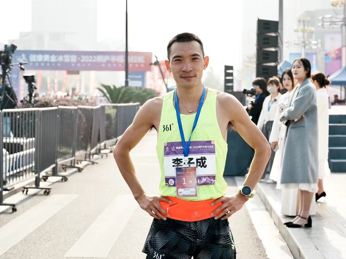 ����ȫ���o������f�\�ӆT���ӳ�ͩ�]���R�Z��